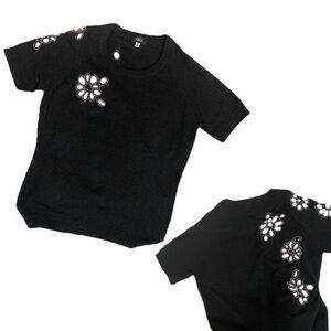 versus versace cut out flower top 38